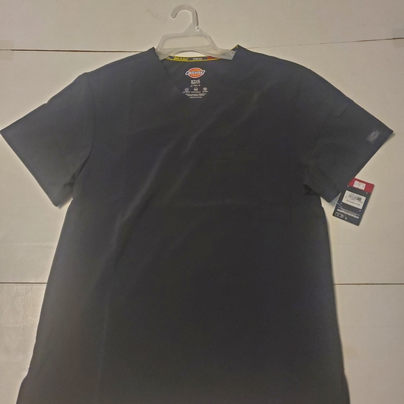 Dickies Mens Small Black V-neck Nurse Scrub Top Brand New With Tags - Picture 1 of 4